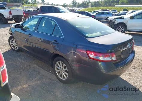 2011 Toyota Camry Xle z USA, uszkodzony, nr VIN 4T4BF3EK8BR175113